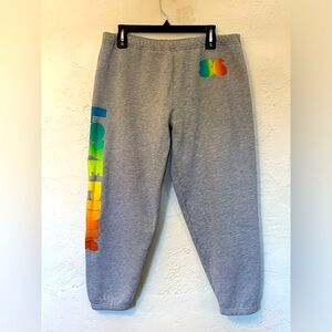 VS VTG Y2K LOVE PINK Gray Rainbow graphics 86 crop sweats spell out sz Medium